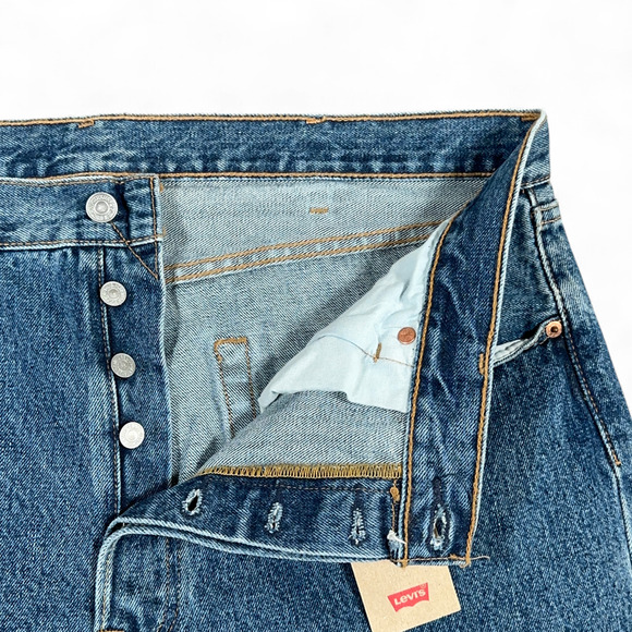 Levis 501 Jeans Mens 38x31 Blue Medium Wash Original Fit Straight Leg Button Fly - Picture 4 of 12